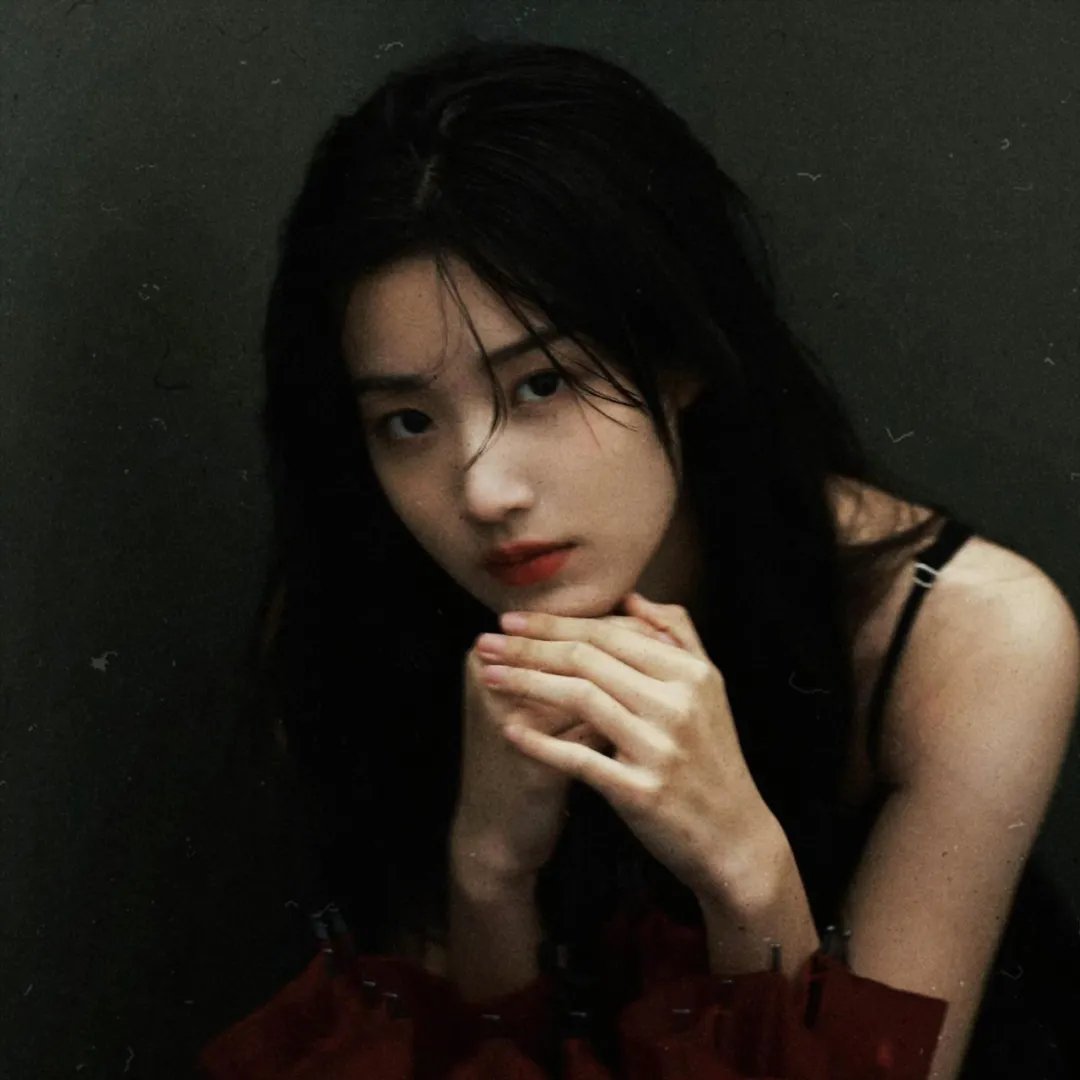 藏爱之咒海报